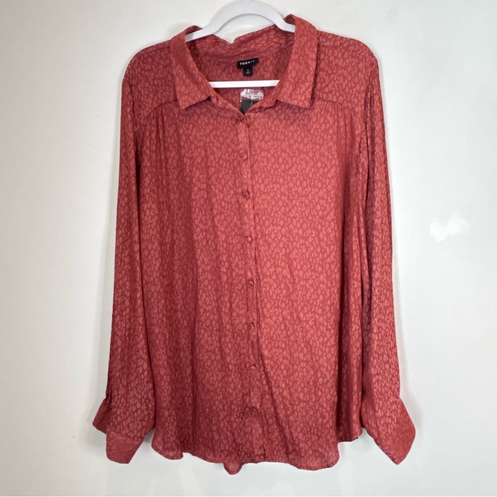 Torrid Animal Print Classic Women’s Satin Lightweight Shirt Size 3X New B122